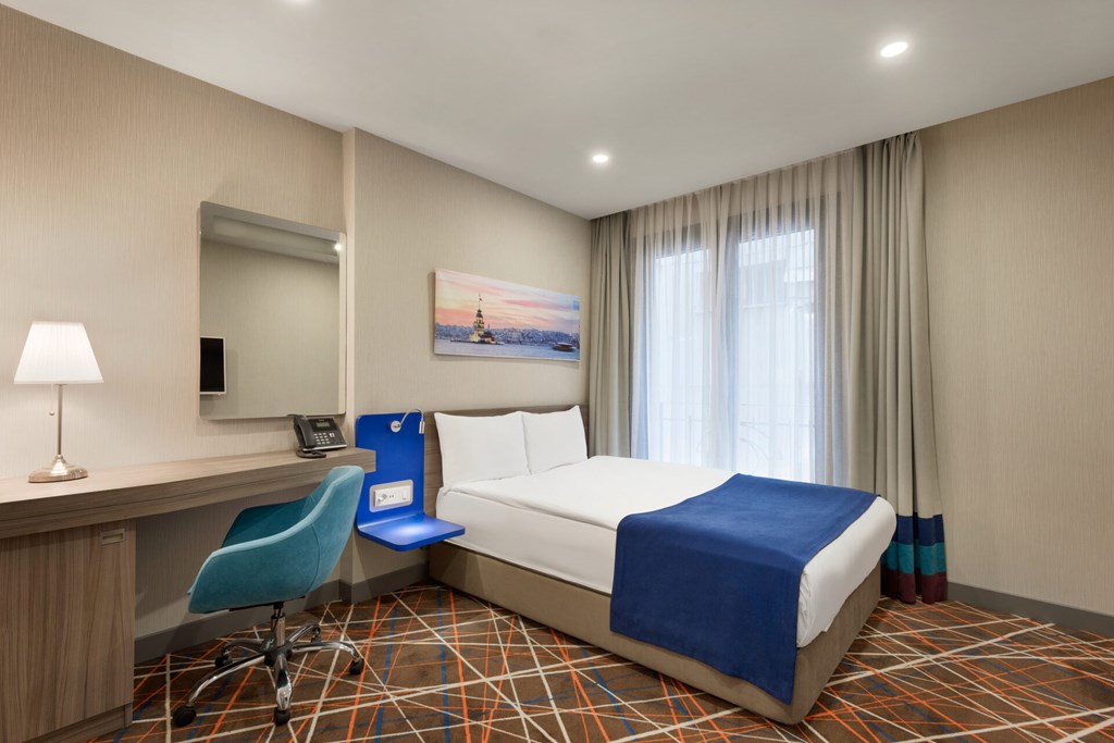 TRYP by Wyndham Istanbul Taksim: Room