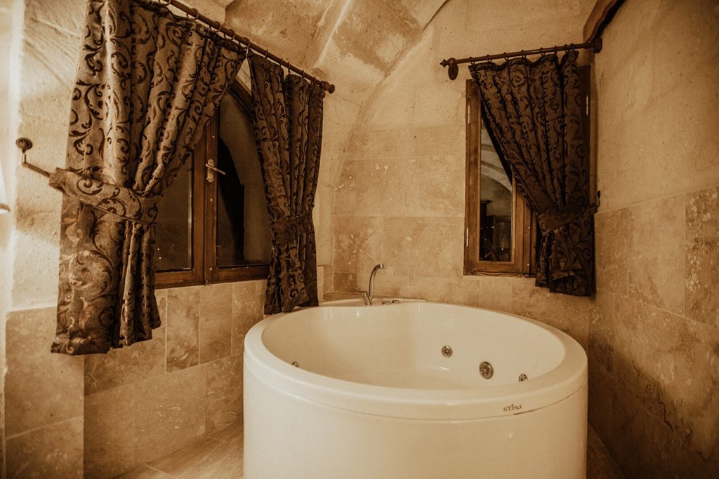 ALIA CAVE HOTEL: Room SUITE HONEYMOON