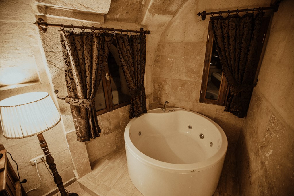 ALIA CAVE HOTEL: Room SUITE HONEYMOON