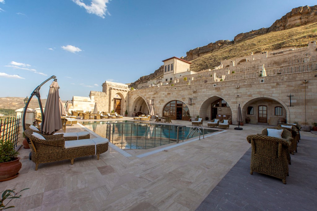 Kayakapi Premium Caves - Cappadocia: Pool