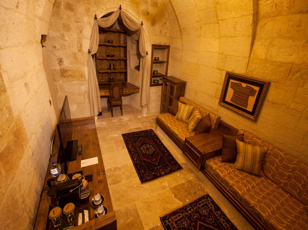 Kayakapi Premium Caves - Cappadocia: Room CAVE DELUXE