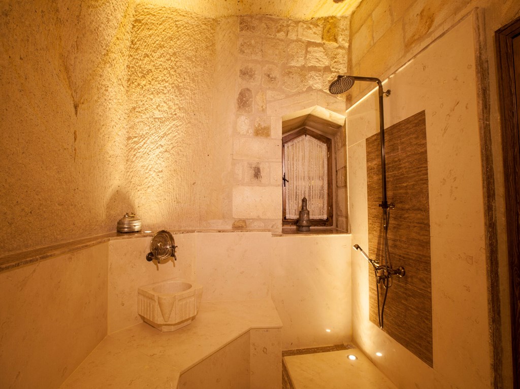 Kayakapi Premium Caves - Cappadocia: Room CAVE LUXURY