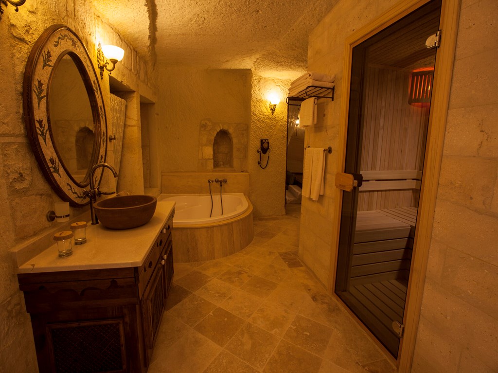 Kayakapi Premium Caves - Cappadocia: Room CAVE LUXURY