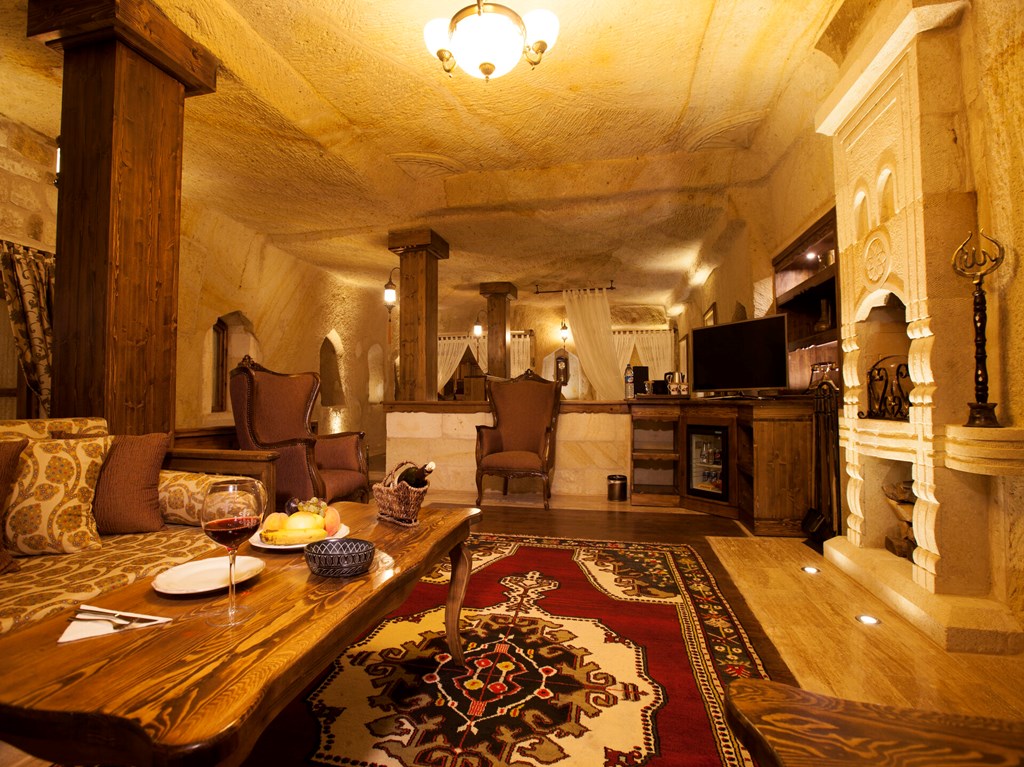 Kayakapi Premium Caves - Cappadocia: Room CAVE LUXURY