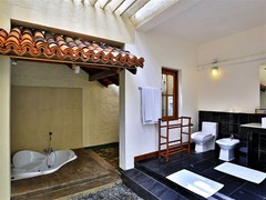 Hibiscus Beach Hotel: Beach Villa with Jacuzzi - photo 13