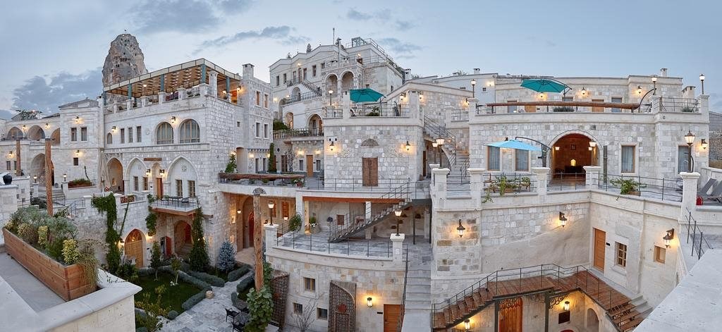 Exedra Cave Hotel