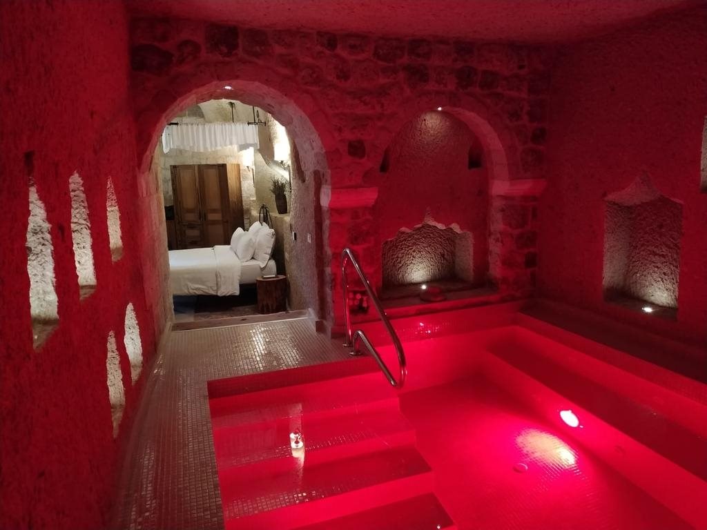 Exedra Cave Hotel