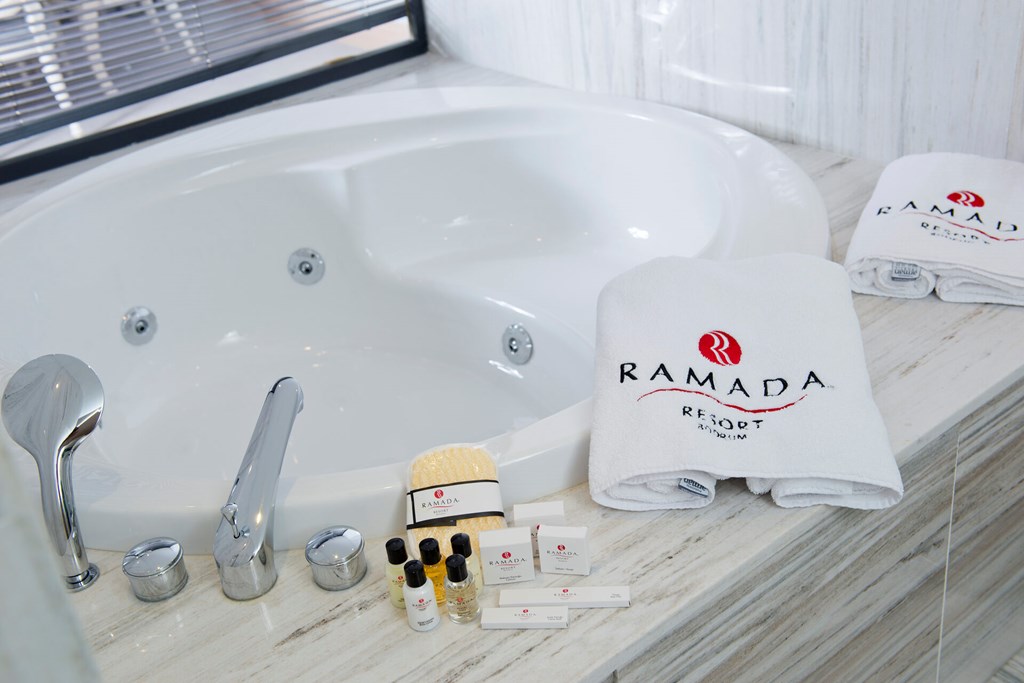 Ramada Resort by Wyndham Bodrum: Room DOUBLE DELUXE WITH JACUZZI