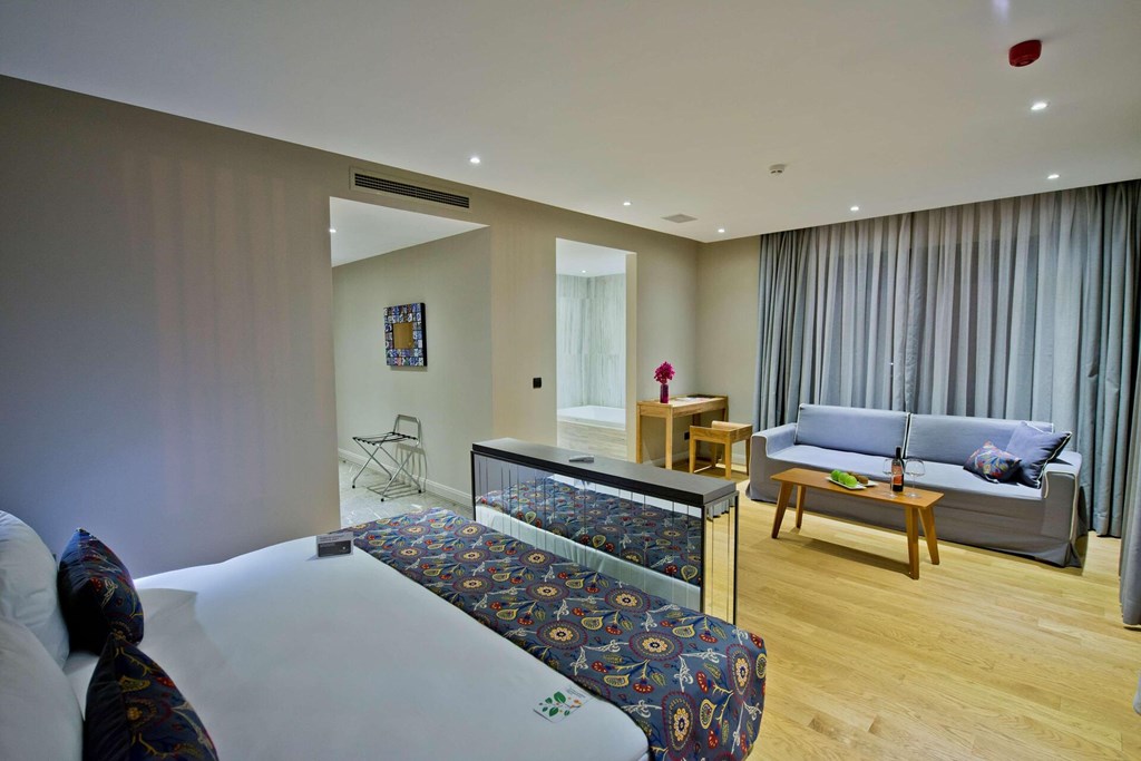 Ramada Resort by Wyndham Bodrum: Room