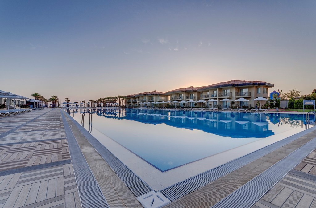 Radisson Blu Resort & SPA Cesme: Pool