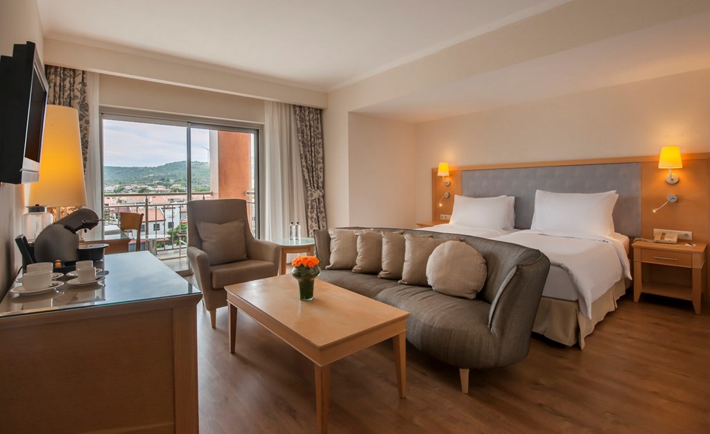 Radisson Blu Resort & SPA Cesme: Room FAMILY ROOM STANDARD