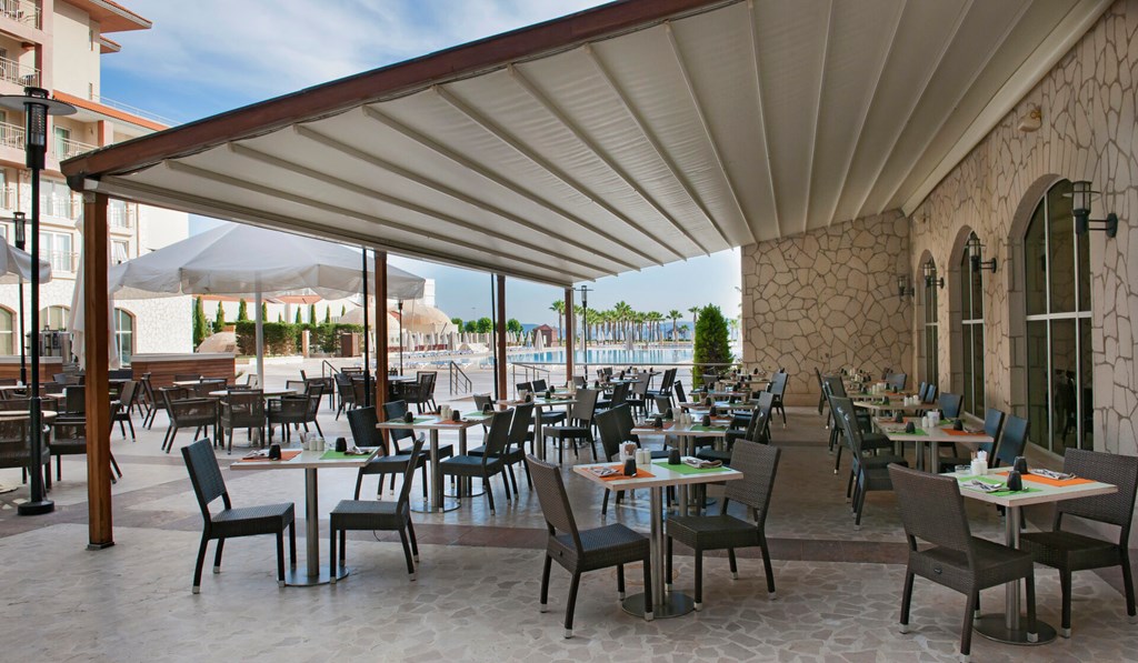 Radisson Blu Resort & SPA Cesme: Terrace