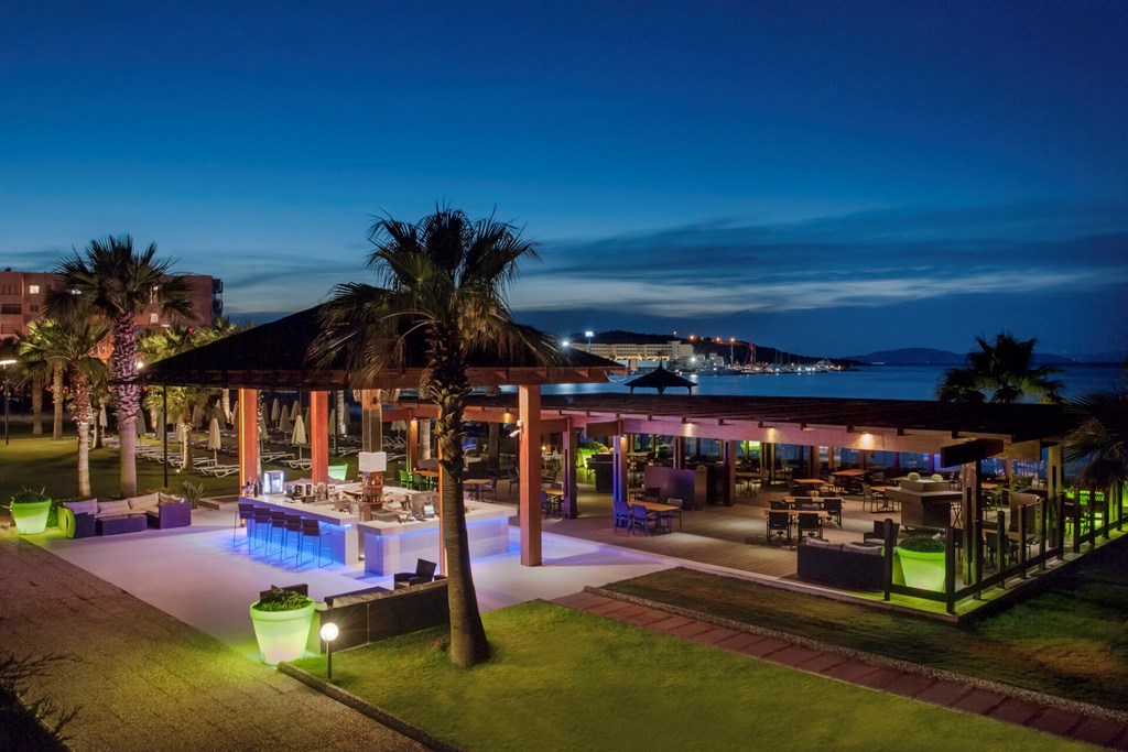 Radisson Blu Resort & SPA Cesme: Terrace