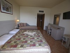 Oceanis Hotel Kavala: Triple Room - photo 20