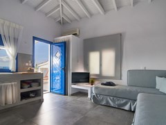 Villa Maria Studios & Apartments: Top Floor Suite - photo 20