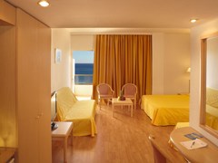Blue Sea Beach Resort Hotel: FAMILY ROOM - photo 12
