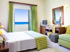Mareblue Neptuno Beach Resort: Triple Room - photo 13