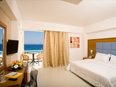Sunshine Rhodes Hotel: Family Room Bedroom - photo 49