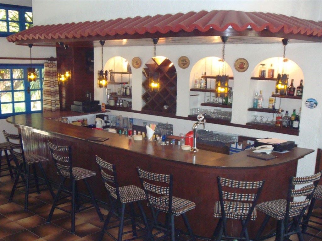 Oasis Hotel-Bungalows: Bar