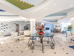 Gerakas Belvedere Hotel & Luxury Suites: Lobby - photo 6