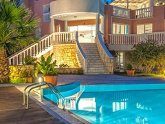Gerakas Belvedere Hotel & Luxury Suites: Pool - photo 3