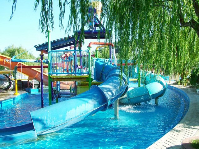 Aqualand Resort: Slides