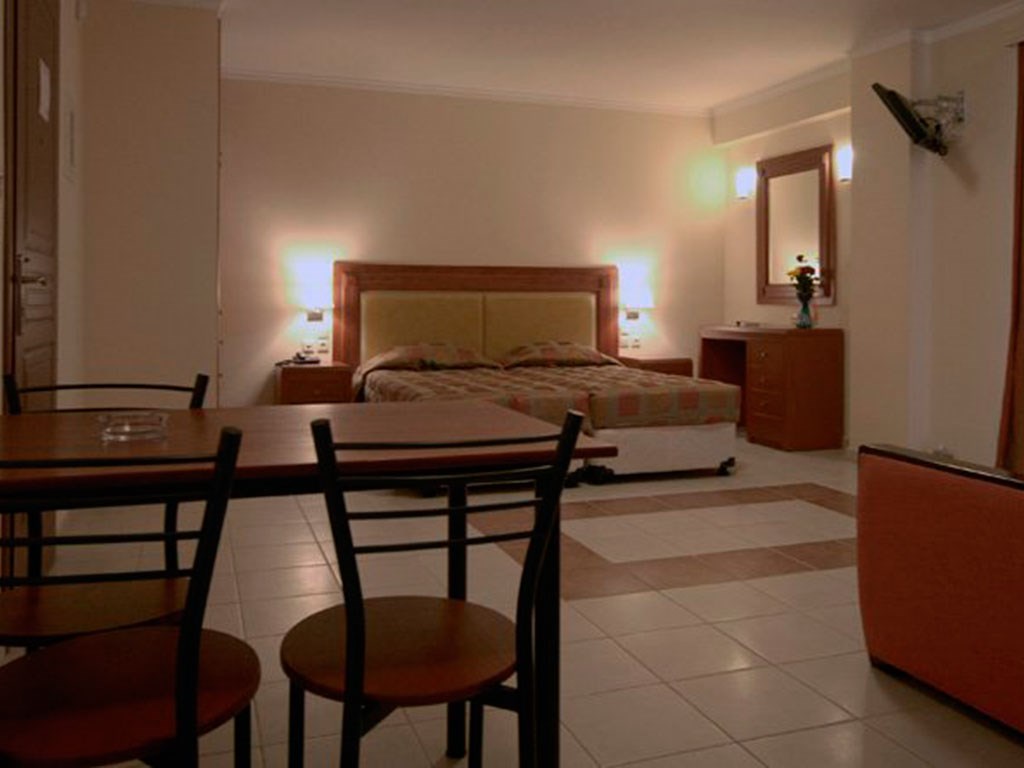 Avantis Suites Hotel