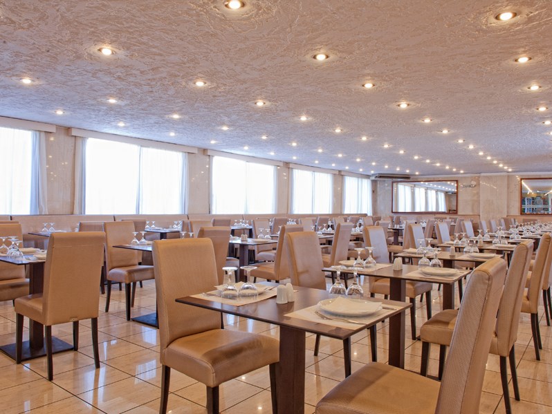 Heronissos Hotel: Restaurant