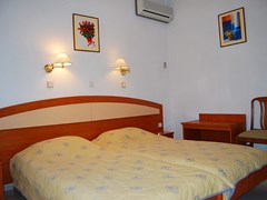 Anthos Apartments : Bedroom - photo 14