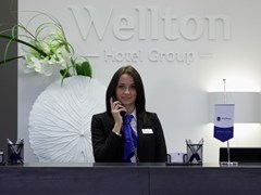 Wellton Centrum Hotel & Spa: Стойка регистрации отеля - доброжелательная и радушная! - photo 3