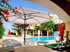 Petra Beach Hotel & Apartments - photo 2