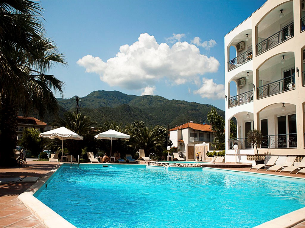 Redina Beach Hotel Resort
