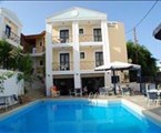 Renia Apartments: pool