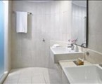 Ikaros Beach Resort & Spa: Bungalow Classic bathroom
