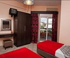 Kouros Hotel: Triple Room