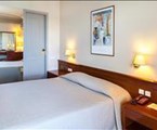 Coral Hotel Athens: Double/Triple