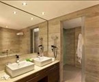 Boutique 5 Hotel & Spa: Executive Suite Bathroom