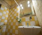 Dantes Maisonettes: Bathroom