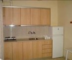 Filoxenia Hotel Apartments (Neoi Poroi): Kitchen