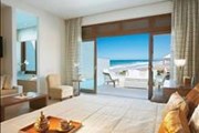 Amirandes Grecotel Exclusive Resort: Beach Villa Sea View Master Bedroom & Bathroom