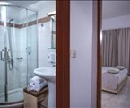 Blue Bay Resort : Outbuilding Bathroom (sample)
