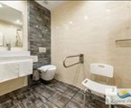 Lagaria Luxury Rooms & Apartments: Disabled Bathroom