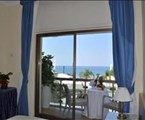 La Playa Hotel