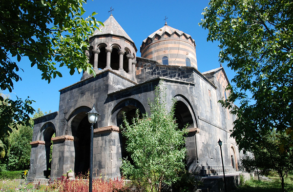 Уникальный архитектурный ансамбль – монастырь Мугни