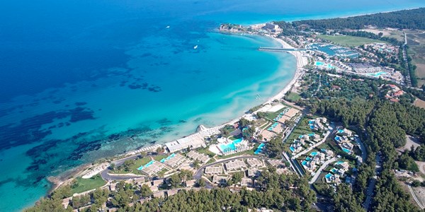 Sani Resort: футбол з «Челсі» для дітей, велоклуб і водні лижі – для дорослих